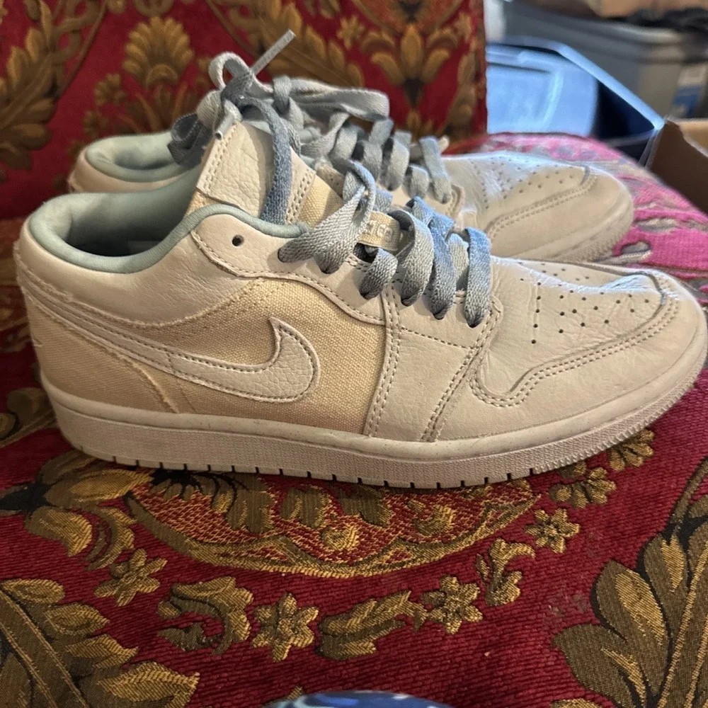 WMNS Air Jordan 1 Low SE - Iris Whisper/Sail-Worn Blue - Size 8